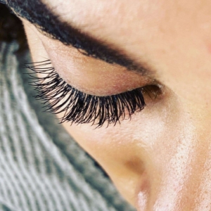 full lash extensions applied